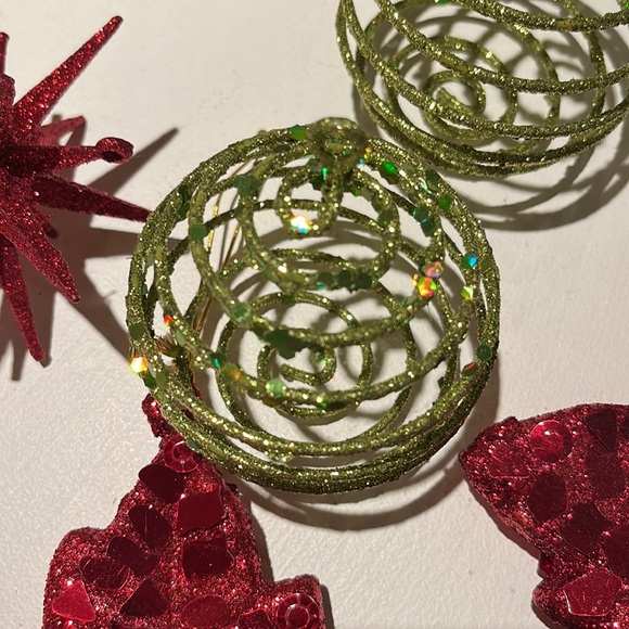 20 Red and Green Sparkly Ornaments - Picture 3 of 7